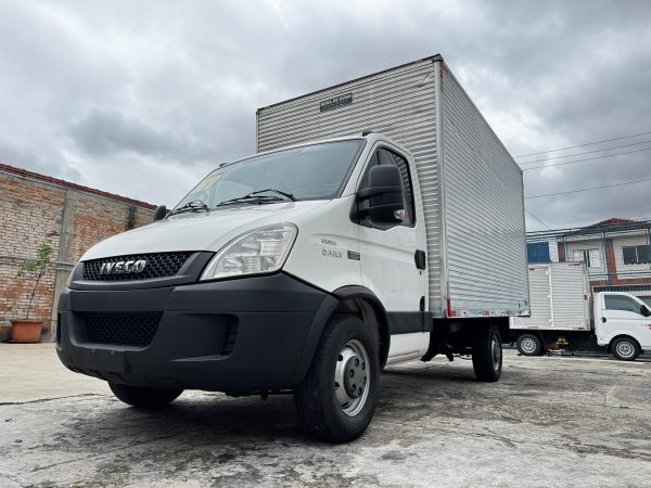 IVECO DAILY 35s14 CS BAÚ