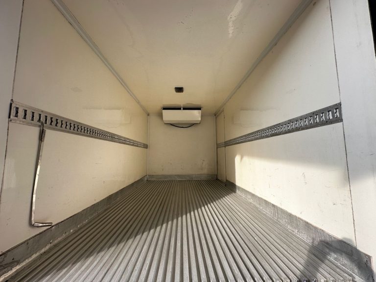 IVECO DAILY 35-150 CS – BAÚ REFRIGERADO