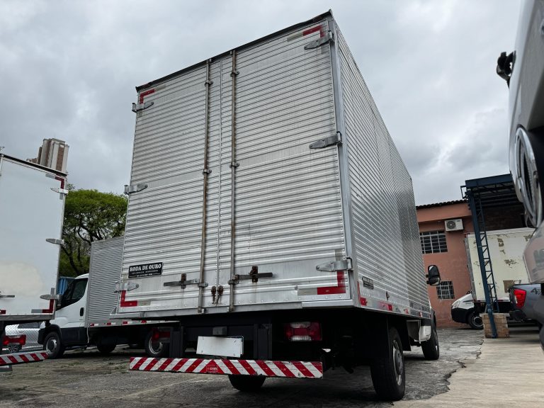 IVECO DAILY 35s14 CS BAÚ