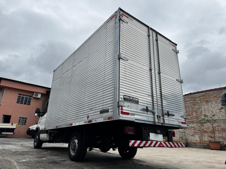 IVECO DAILY 35s14 CS BAÚ