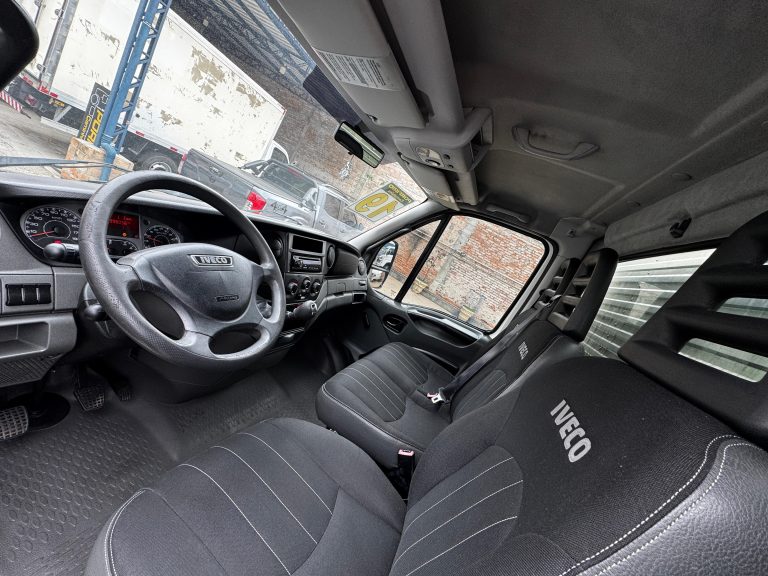 IVECO DAILY 35s14 CS BAÚ