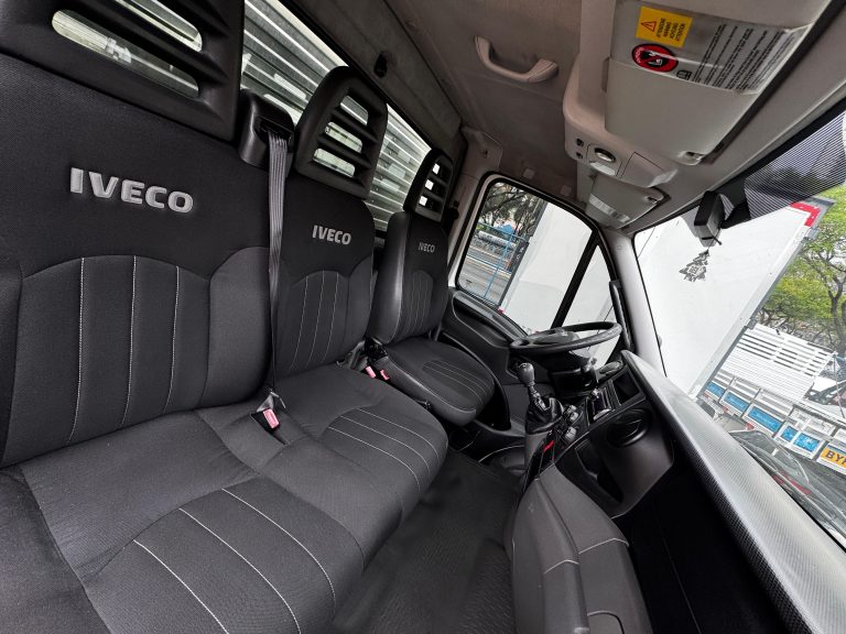 IVECO DAILY 35s14 CS BAÚ
