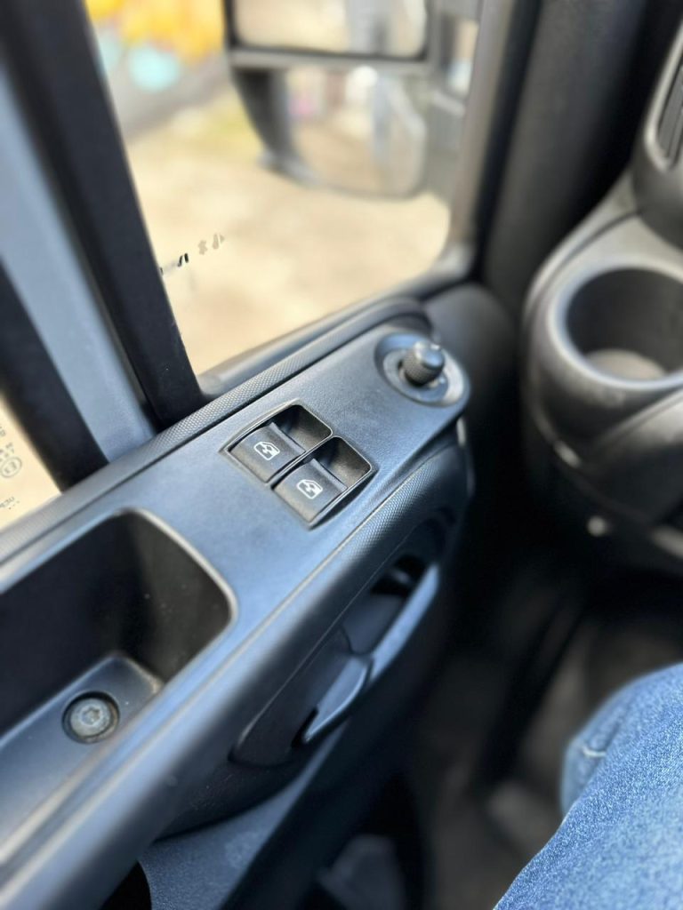 IVECO DAILY 35-150 CS – BAÚ REFRIGERADO