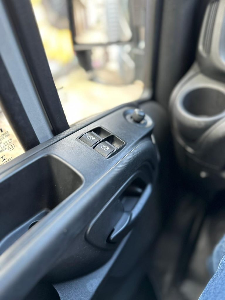 IVECO DAILY 35-150 CS – BAÚ REFRIGERADO