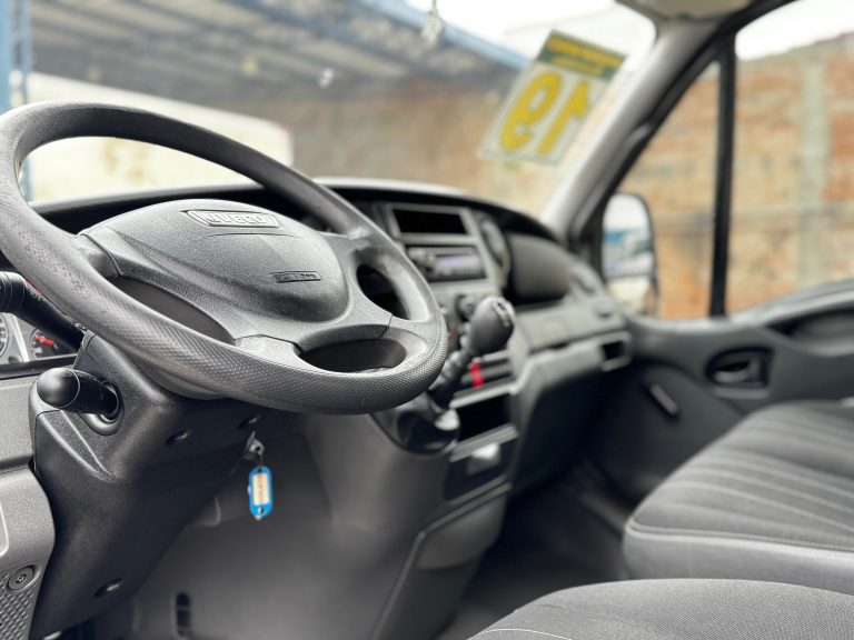 IVECO DAILY 35s14 CS BAÚ