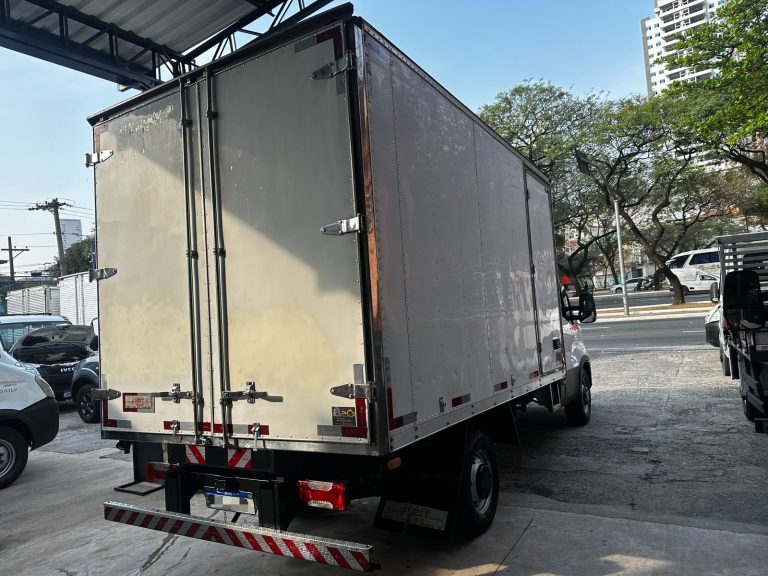 IVECO DAILY 35-150 CS – BAÚ REFRIGERADO