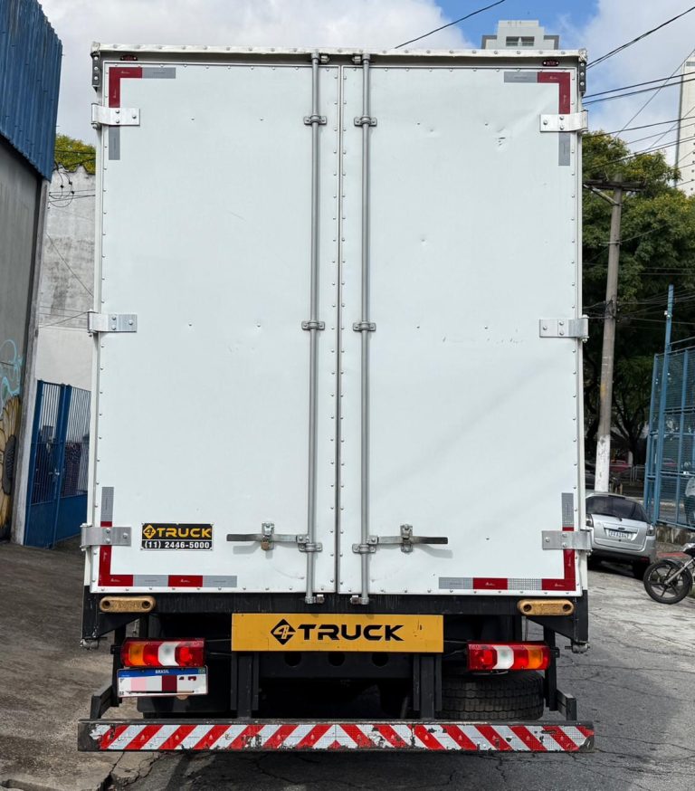 MB 1017 BAÚ SIDER