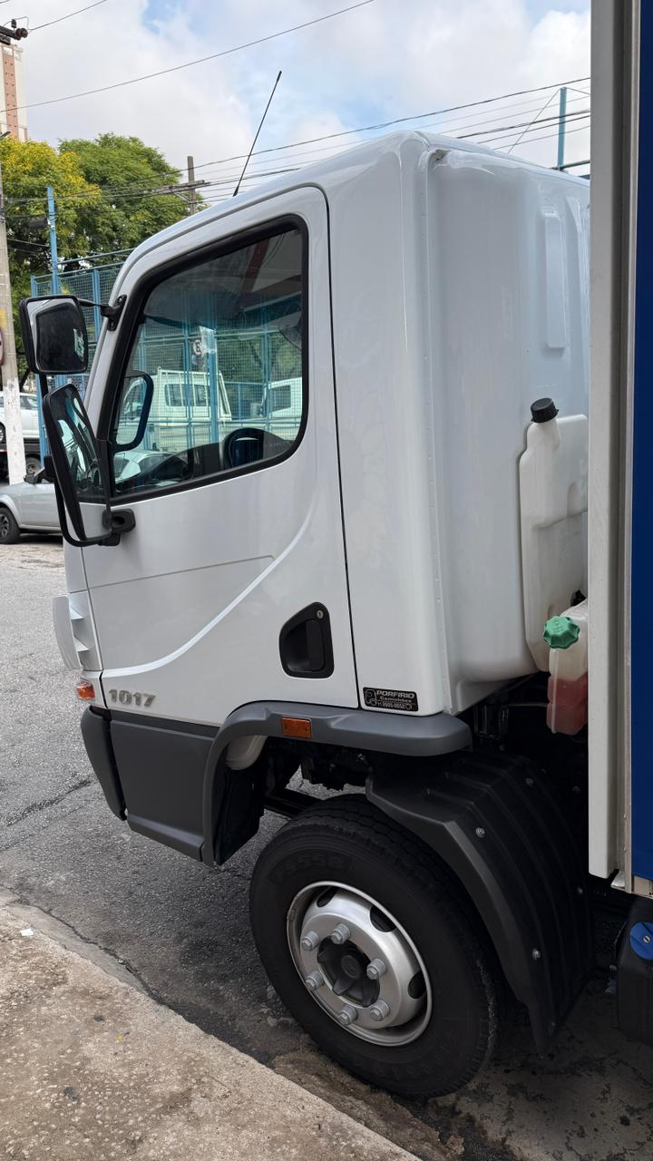 MB 1017 BAÚ SIDER