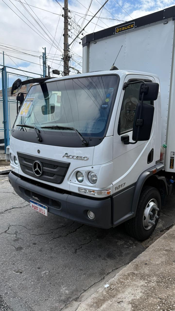MB 1017 BAÚ SIDER