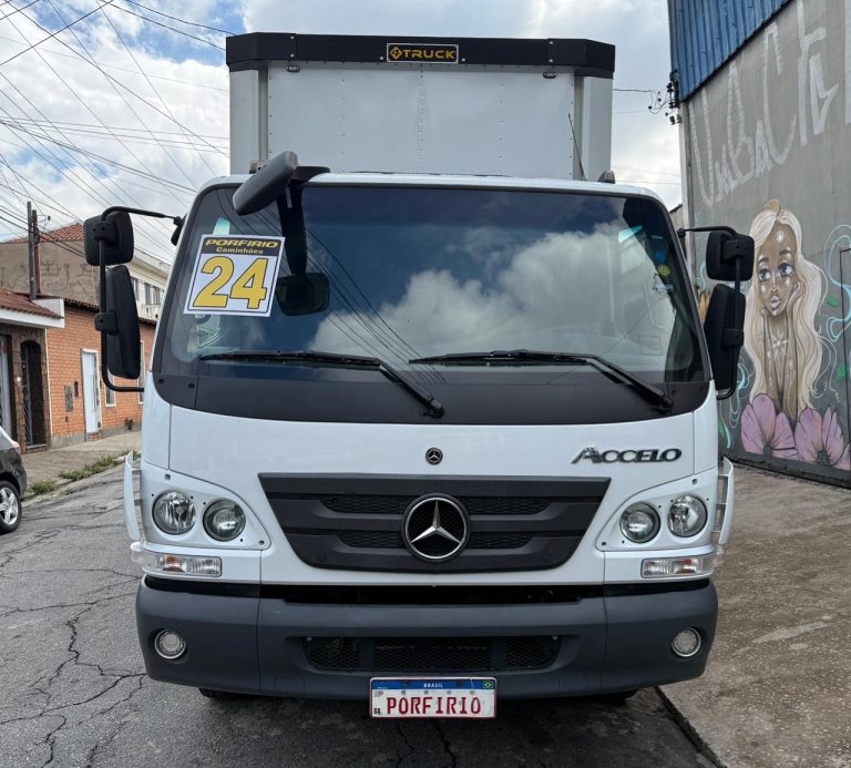 MB 1017 BAÚ SIDER