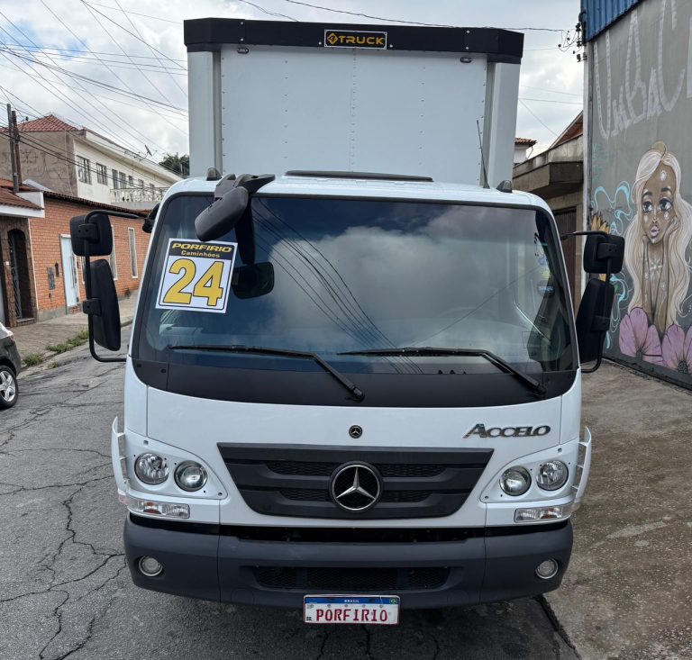 MB 1017 BAÚ SIDER