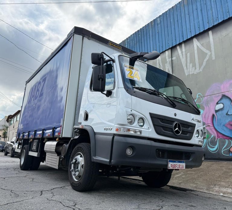 MB 1017 BAÚ SIDER