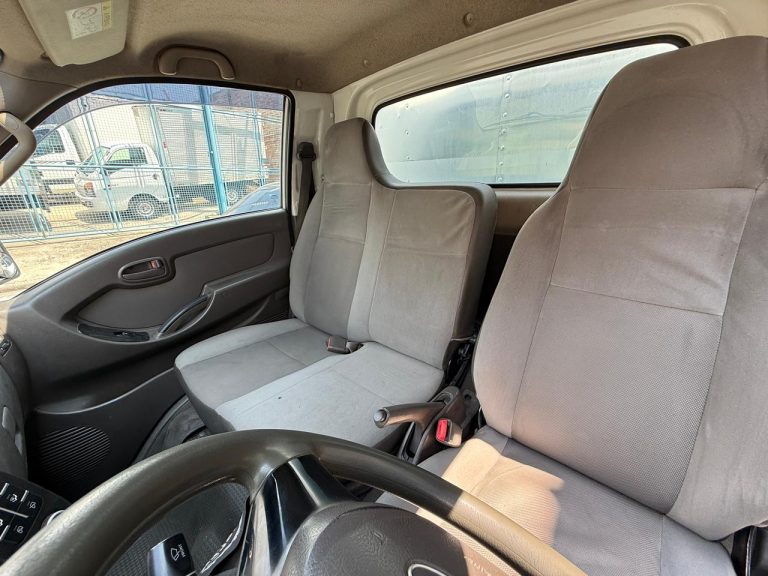 HYUNDAI HR