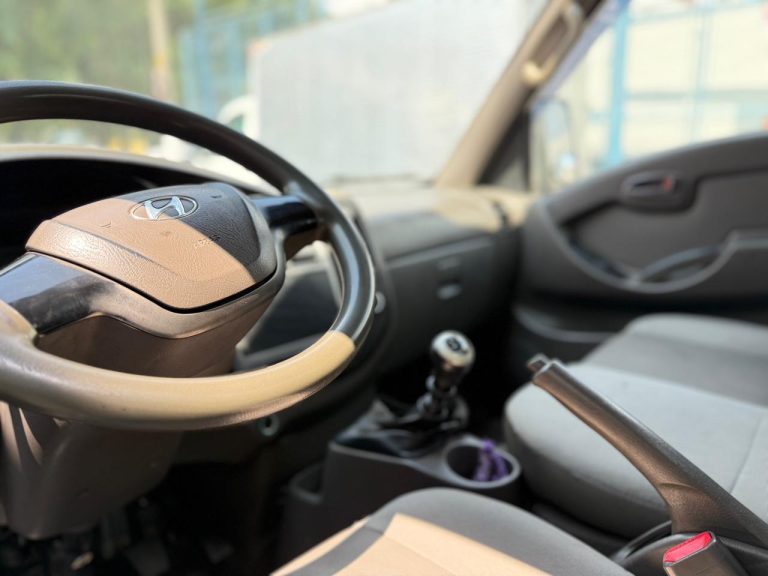 HYUNDAI HR