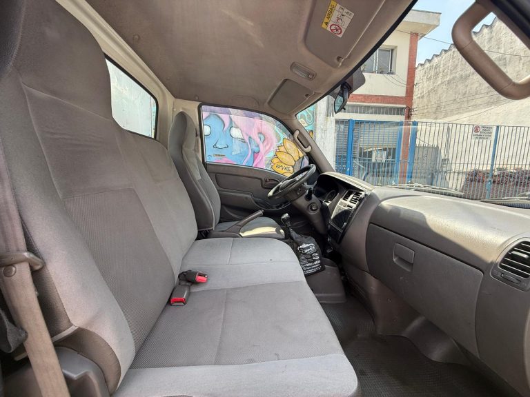 HYUNDAI HR