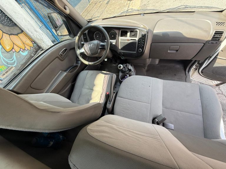 HYUNDAI HR